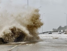 台风“海鸥”在摧毁台湾和菲律宾之后袭击中国